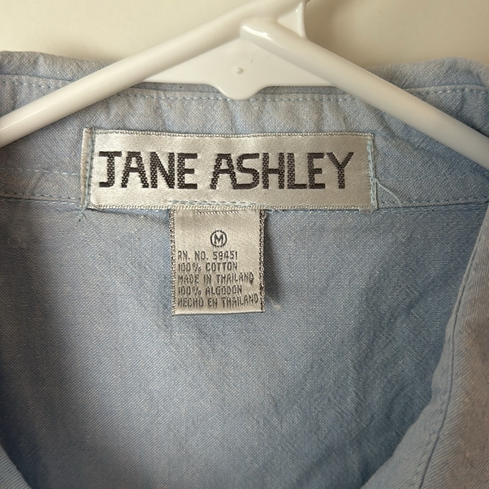 Jane Ashley Denim Floral Beaded pearl button up, women’s size medium - Picture 5 of 11